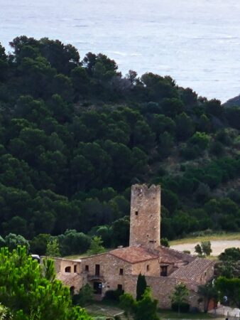 Torre de las afueras de Begur